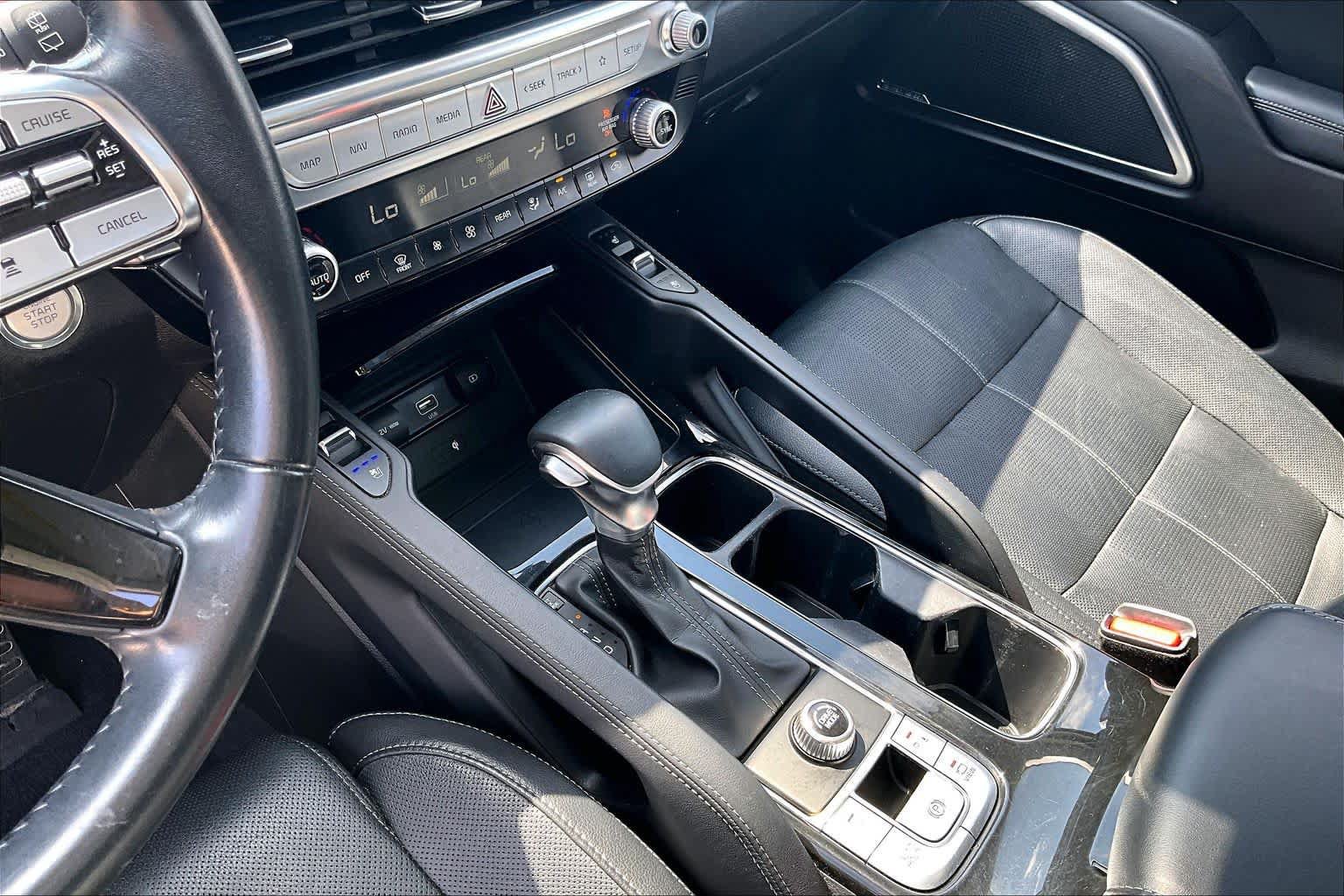 Used 2022 Kia Telluride SX w/ Towing Package FWD image 15