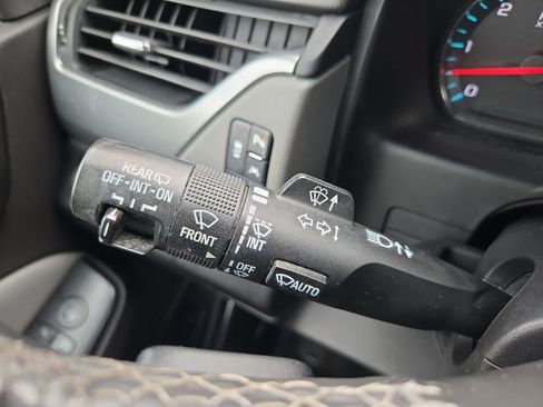 Used 2016 Chevrolet Suburban LT RWD image 23