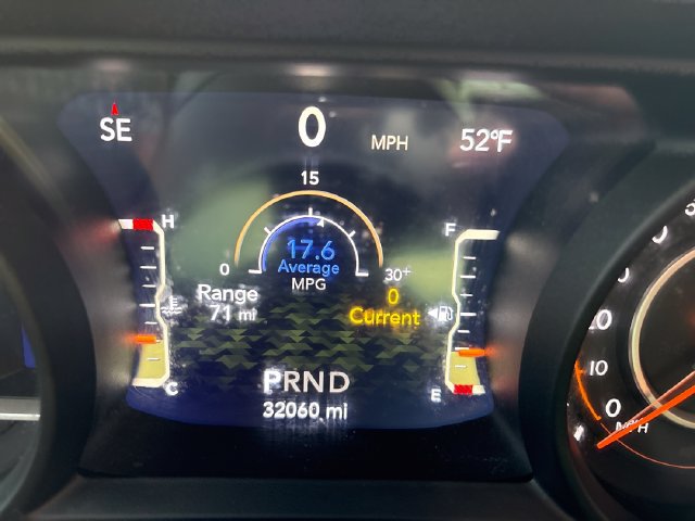 Used 2025 Jeep Gladiator Sport AWD/4WD image 12