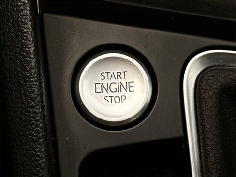 Used 2022 Volkswagen Jetta GLI Autobahn image 24