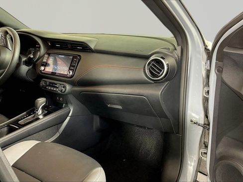 Used 2024 Nissan Kicks SR w/ SR Premium Package FWD image 26