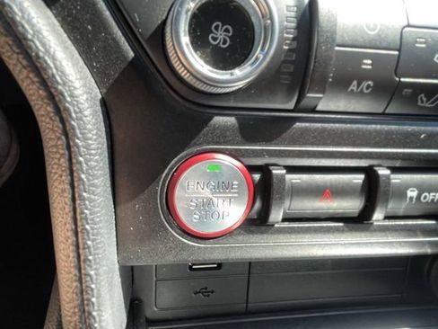 Used 2018 Ford Mustang Coupe RWD image 17