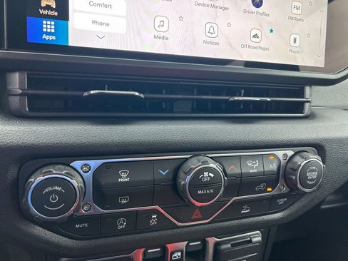 New 2026 Jeep Gladiator Sport AWD/4WD image 38