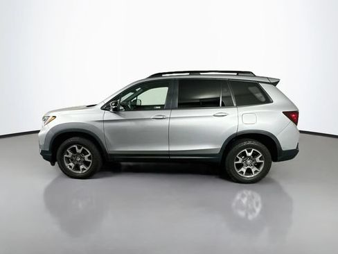 Used 2023 Honda Passport TrailSport image 3