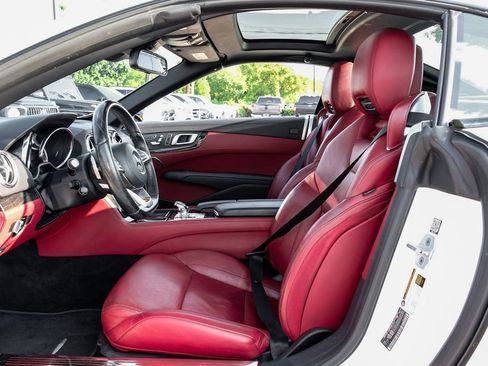 Used 2018 Mercedes-Benz SL 550 image 31