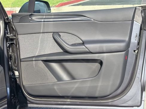 Used 2022 Tesla Model X Plaid image 34