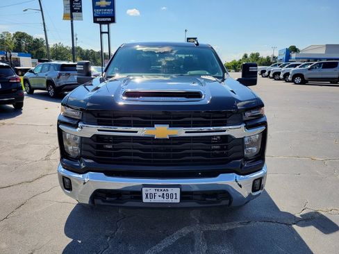 Used 2025 Chevrolet Silverado 2500 LT w/ Convenience Package AWD/4WD image 8