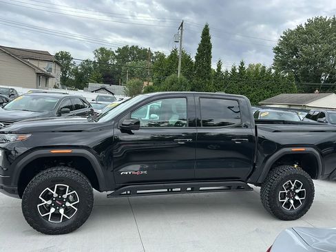 Used 2023 GMC Canyon AT4X image 8