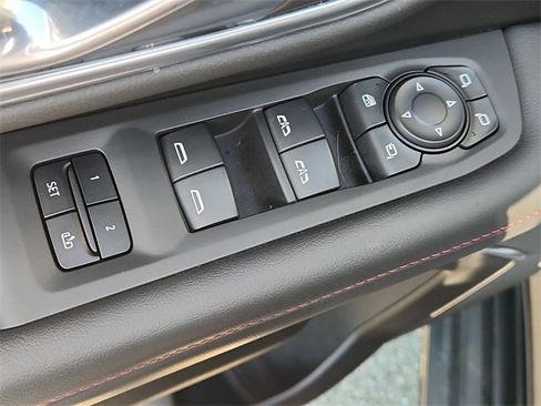 Used 2021 Chevrolet Suburban RST w/ Luxury Package image 22