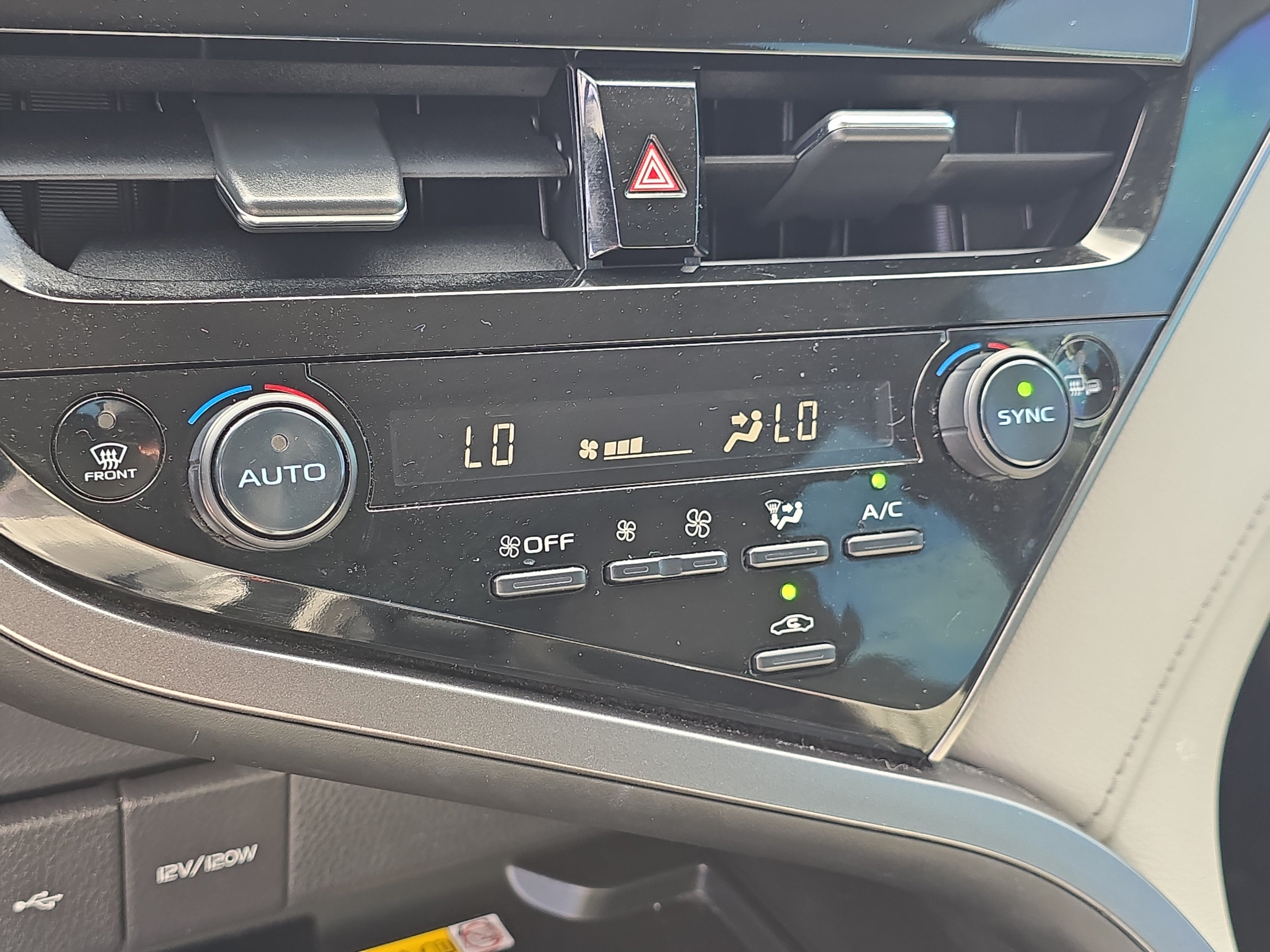 Used 2022 Toyota Camry SE w/ Audio Upgrade Package FWD image 25