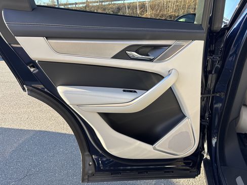 Certified 2025 Jaguar F-PACE R-Dynamic S image 17