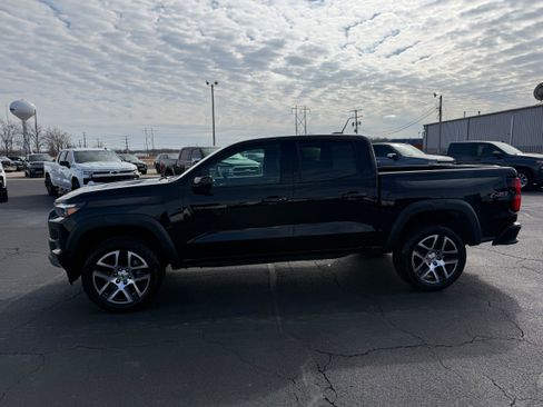 Used 2024 Chevrolet Colorado Z71 w/ Z71 Convenience Package 2 image 4