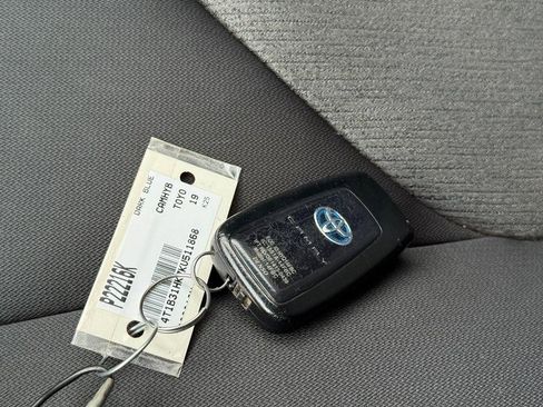 Used 2019 Toyota Camry LE image 31