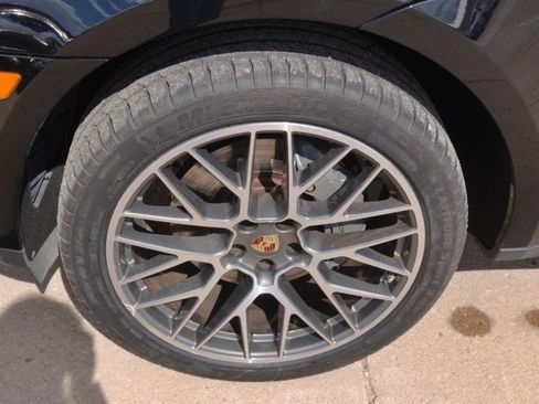 Used 2020 Porsche Macan S AWD/4WD image 11