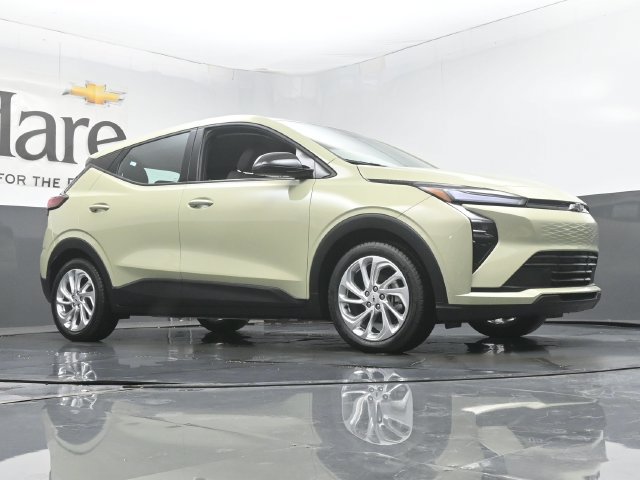 New 2027 Chevrolet Bolt LT w/ Comfort Package FWD image 2