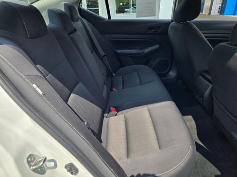 Used 2025 Nissan Altima 2.5 SV FWD image 10