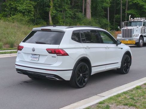 Used 2021 Volkswagen Tiguan SE AWD/4WD image 13