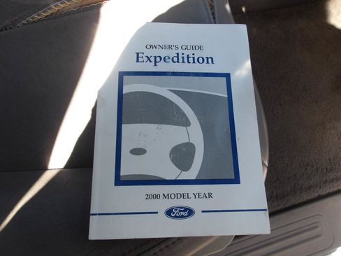 Used 2000 Ford Expedition XLT AWD/4WD image 24