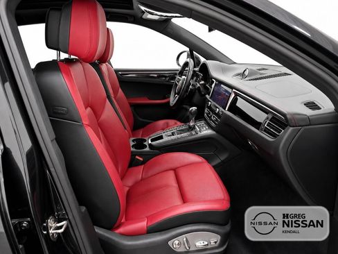Used 2020 Porsche Macan AWD/4WD image 8