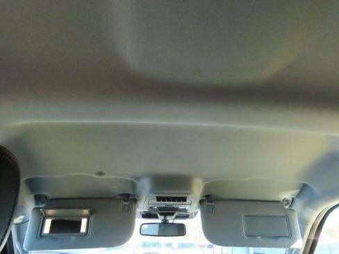 Used 2024 Ford F250 Lariat w/ Chrome Package image 17