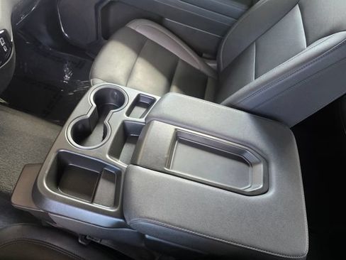 Used 2025 GMC Sierra 1500 SLT AWD/4WD image 30