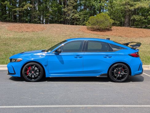 Used 2025 Honda Civic Type R image 2