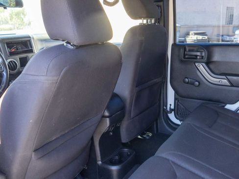 Used 2015 Jeep Wrangler Unlimited Sport w/ Connectivity Group image 16