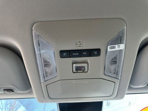 Used 2024 Toyota RAV4 LE AWD/4WD image 40
