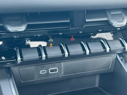 New 2026 GMC Canyon Elevation w/ Convenience Package image 17