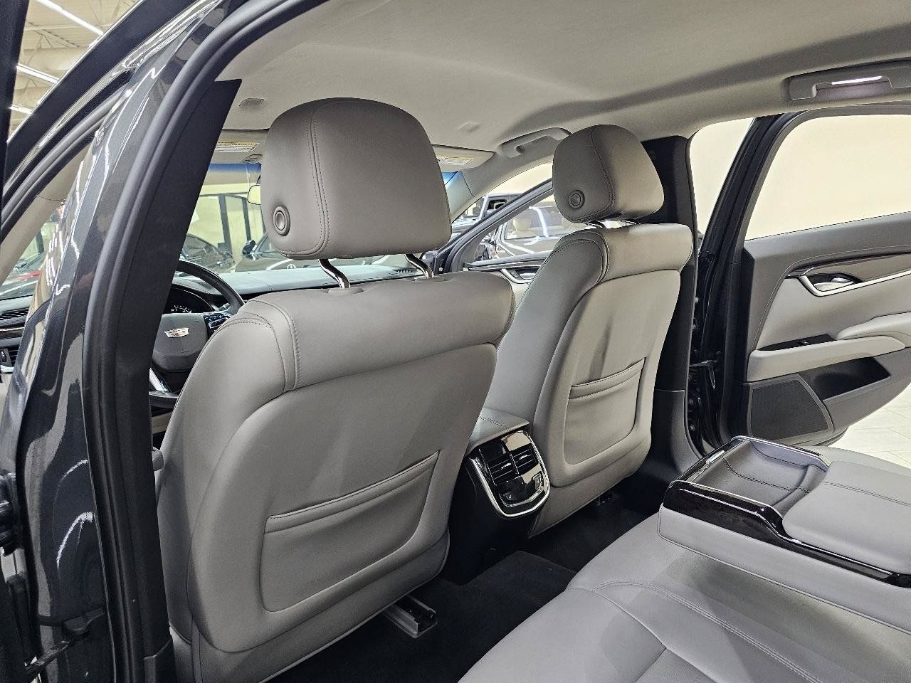 Used 2017 Cadillac XTS Luxury FWD image 24
