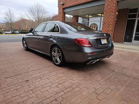Used 2018 Mercedes-Benz E 300 w/ Premium 1 Package image 4