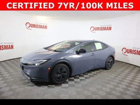 Used 2025 Toyota Prius LE image 5