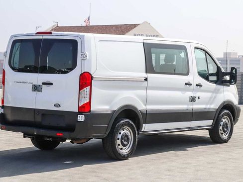 Used 2015 Ford Transit 250 130 Low Roof RWD image 4