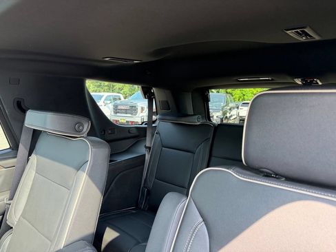 Used 2023 Chevrolet Tahoe Premier AWD/4WD image 10