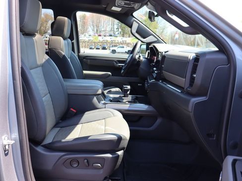 Used 2023 Chevrolet Silverado 1500 ZR2 w/ Technology Package AWD/4WD image 21