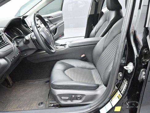 Used 2021 Toyota Camry SE w/ Cold Weather Package AWD/4WD image 11