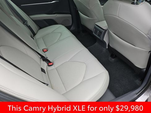 Used 2023 Toyota Camry XLE FWD image 32