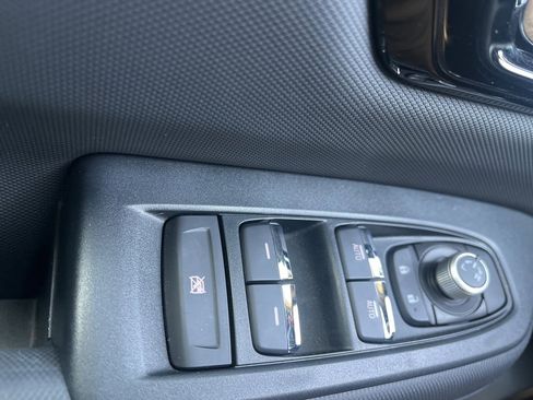 Certified 2025 Subaru Forester Limited image 21