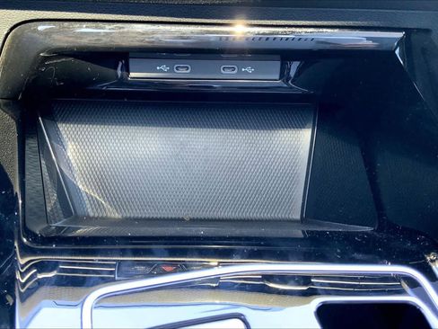 Used 2024 Volkswagen GTI SE image 67