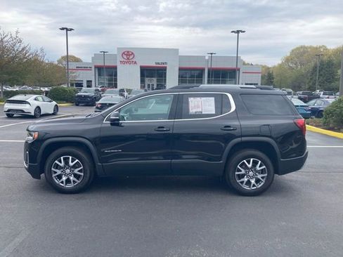Used 2023 GMC Acadia SLT AWD/4WD image 2