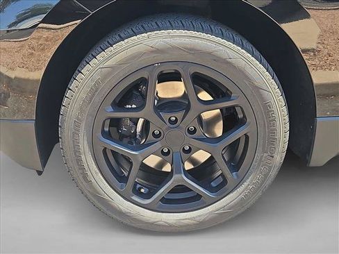Used 2020 Chevrolet Equinox LT FWD image 30