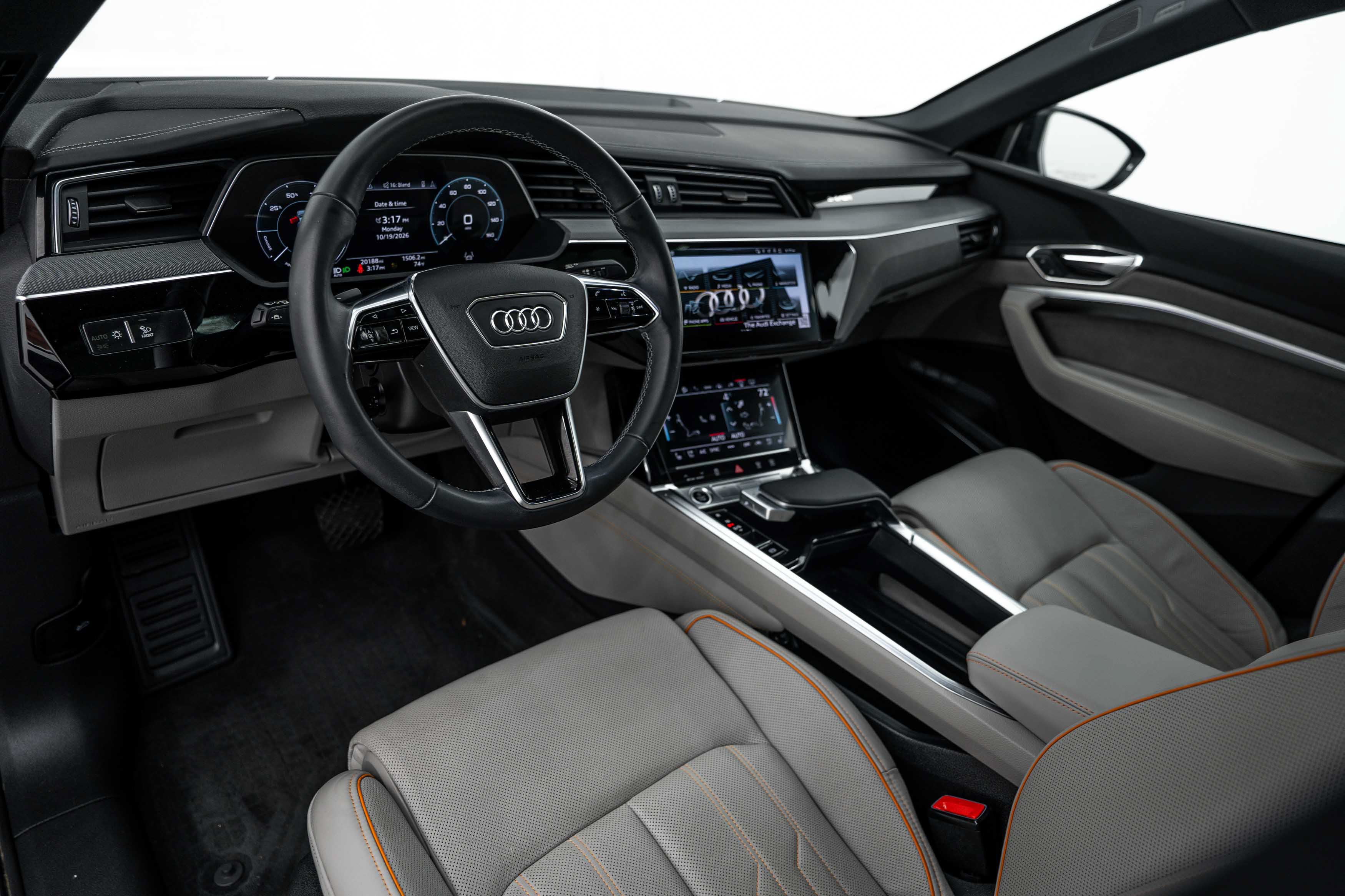 Certified 2024 Audi Q8 e-tron Prestige w/ Prestige Package AWD/4WD image 9
