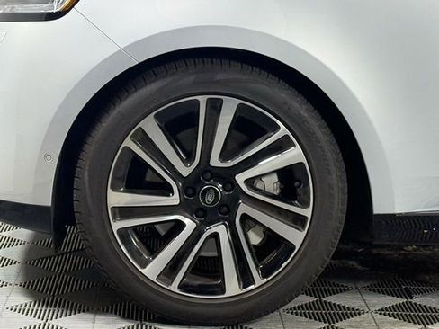 Used 2023 Land Rover Range Rover SE image 13