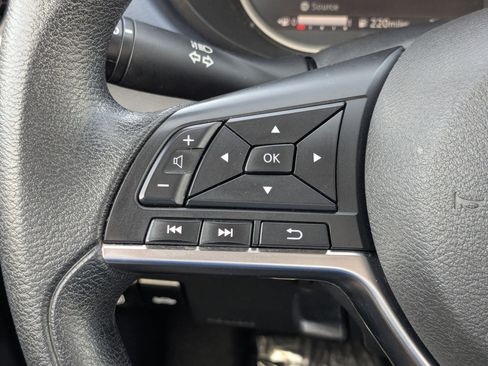 Used 2023 Nissan Versa SV FWD image 19