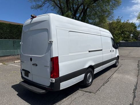 Used 2020 Mercedes-Benz Sprinter 2500 w/ Driver Convenience Package image 7