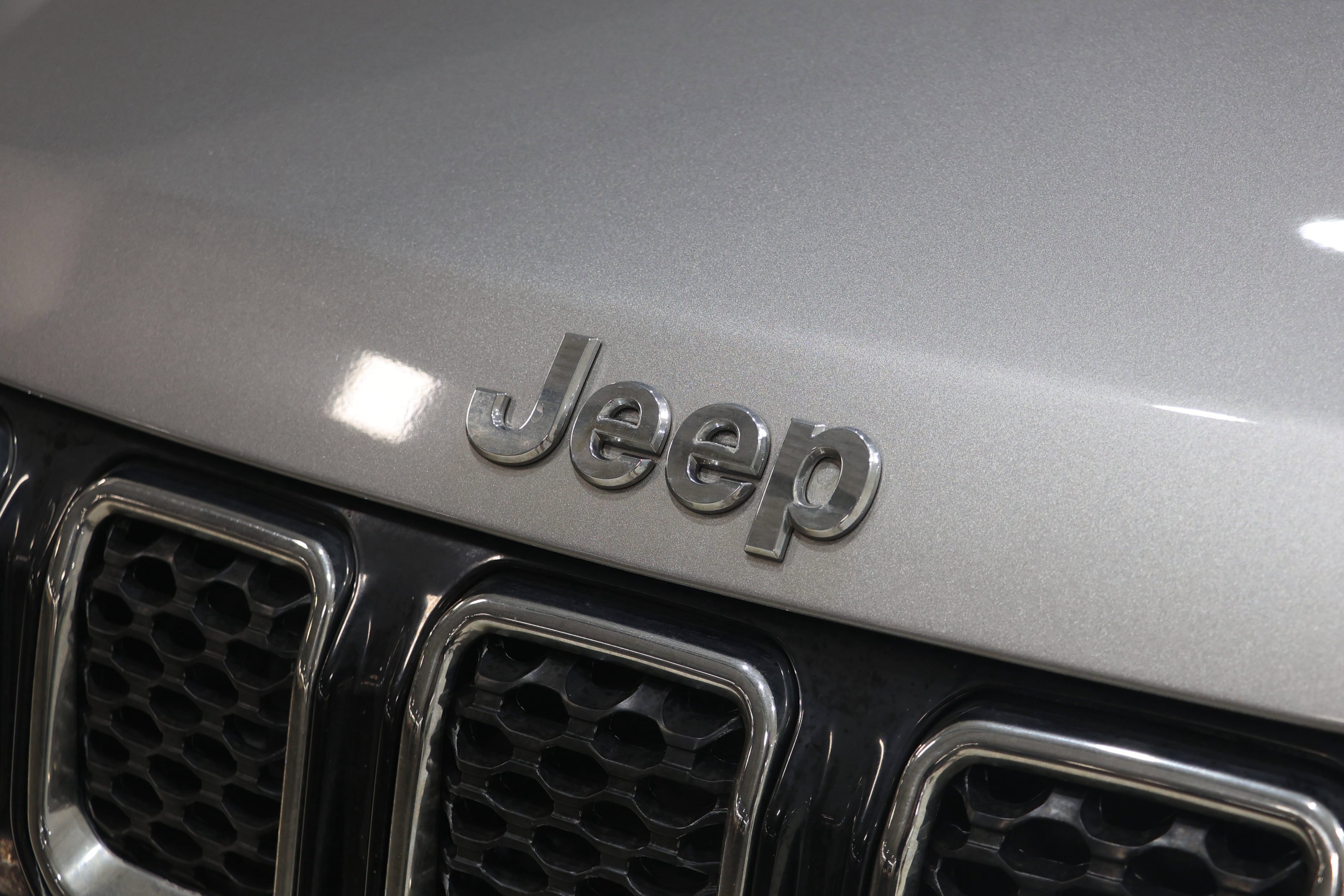 Used 2023 Jeep Compass Limited w/ Sun and Sound Group AWD/4WD image 12