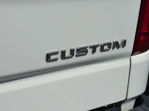 Used 2021 Chevrolet Silverado 1500 Custom image 8