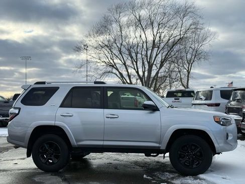 Used 2024 Toyota 4Runner SR5 image 36