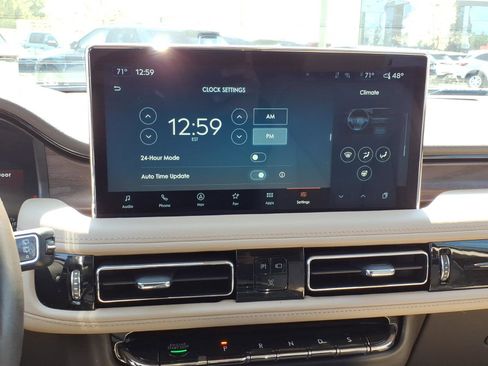 Used 2023 Lincoln Nautilus Reserve image 20