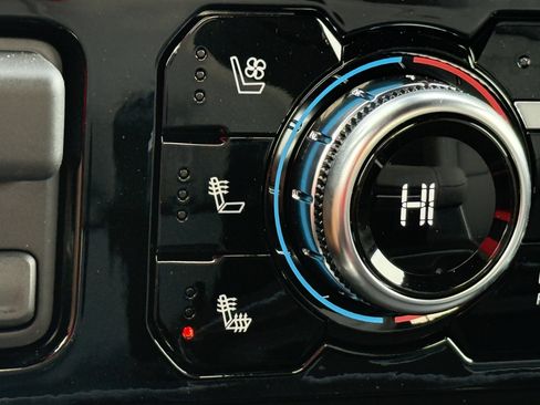 New 2026 GMC Sierra 3500 SLT w/ SLT Premium Package image 38